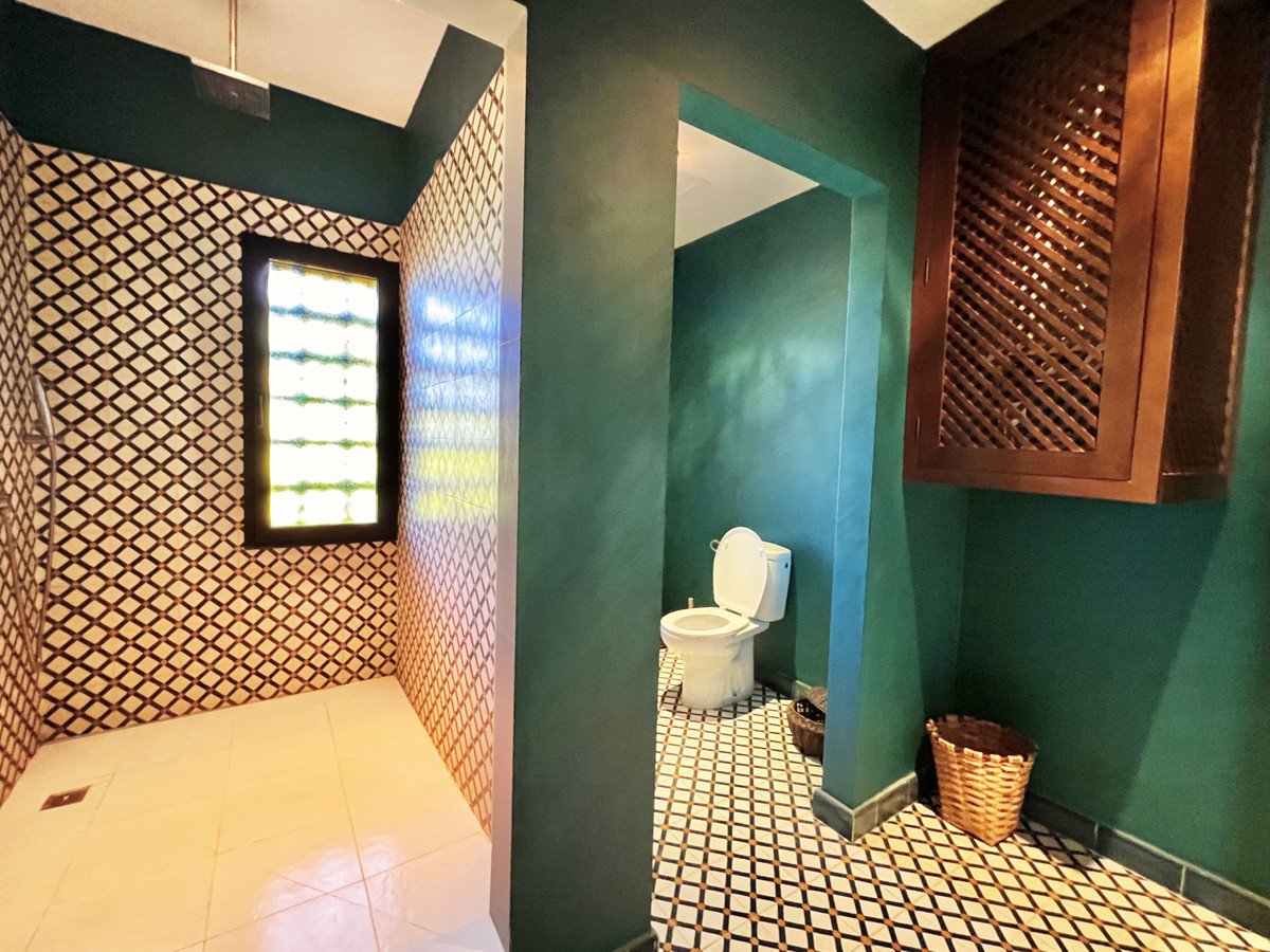 5 Bed Detached Villa in Tarifa