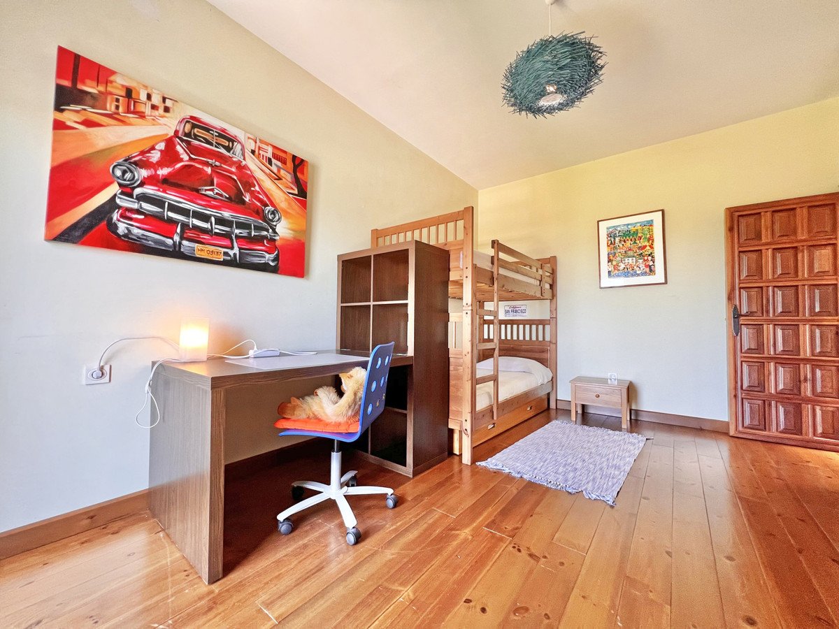 5 Bed Detached Villa in Tarifa