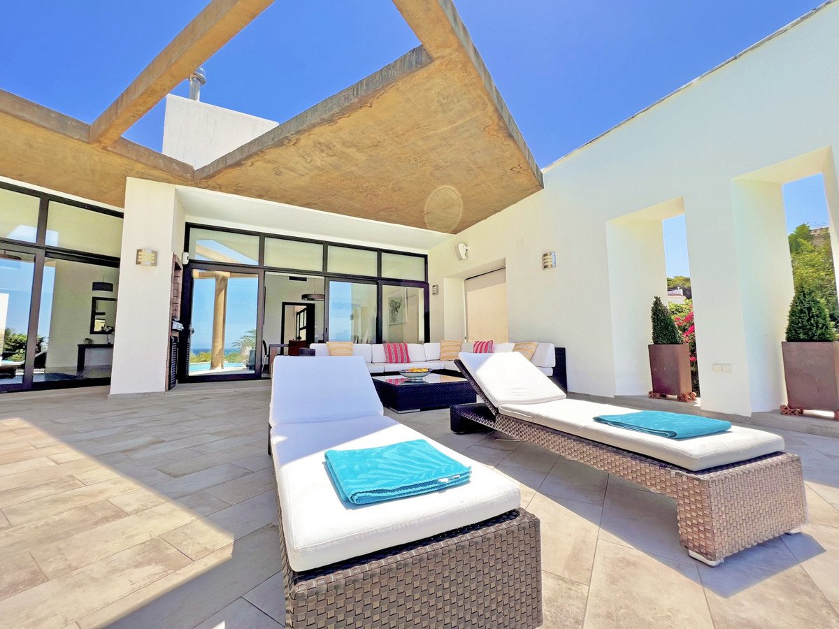 5 Bed Detached Villa in Tarifa