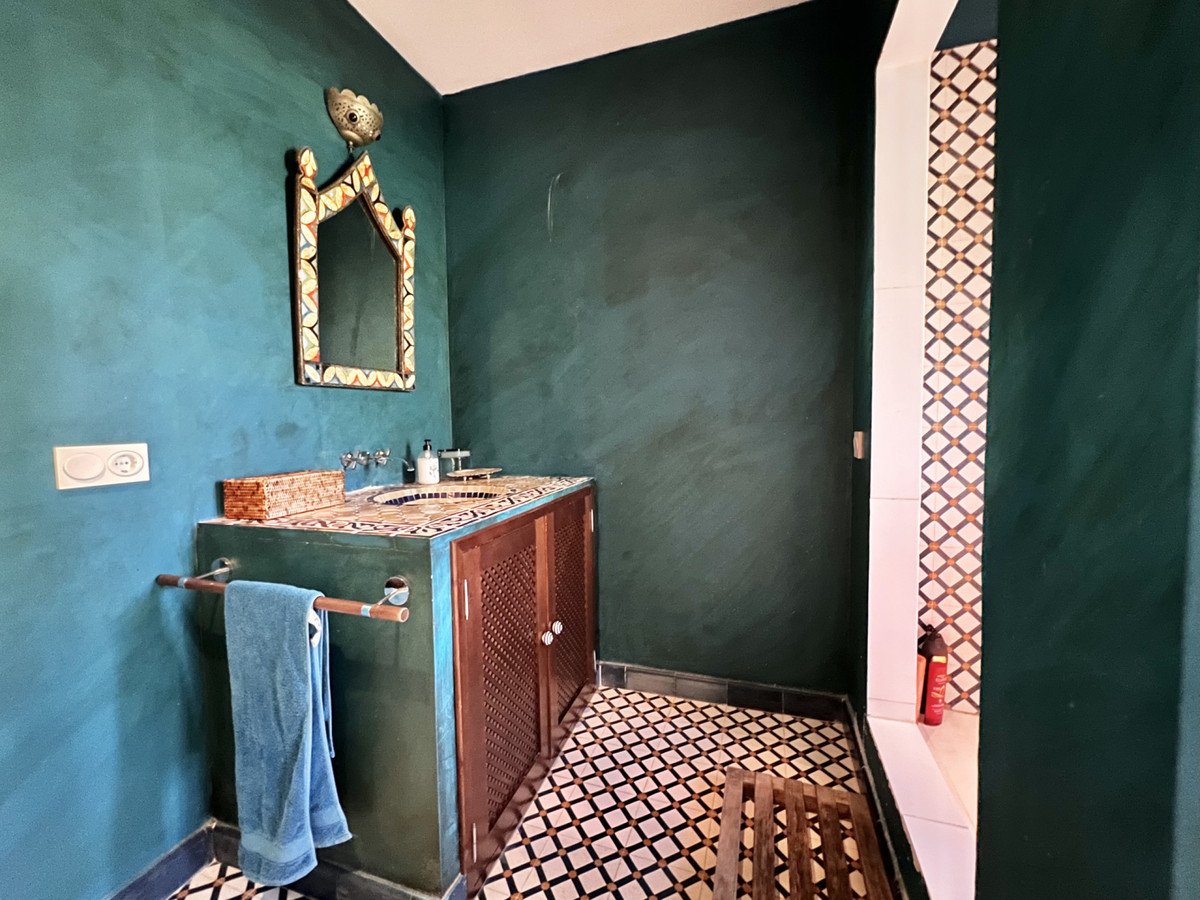 5 Bed Detached Villa in Tarifa