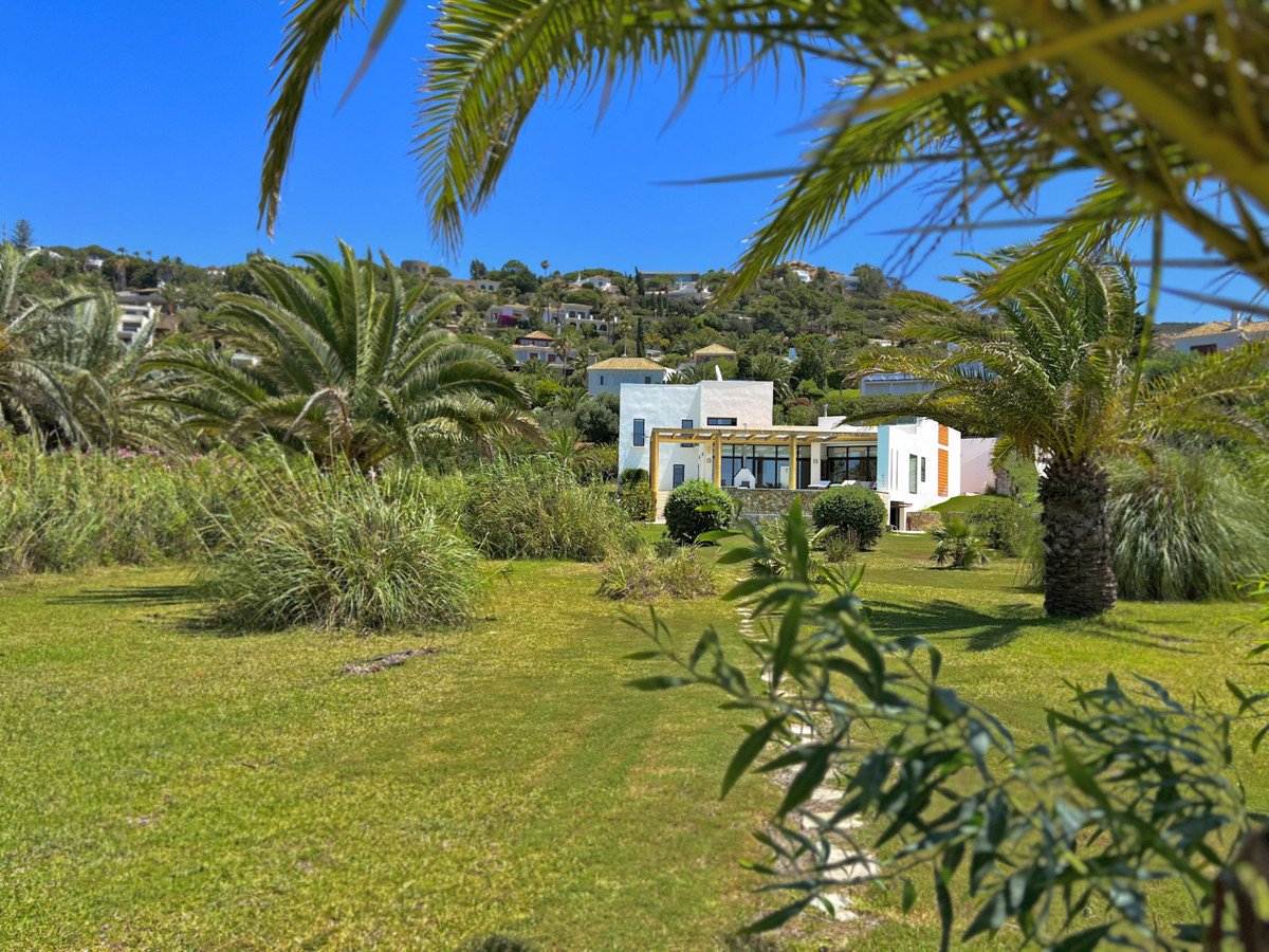 5 Bed Detached Villa in Tarifa