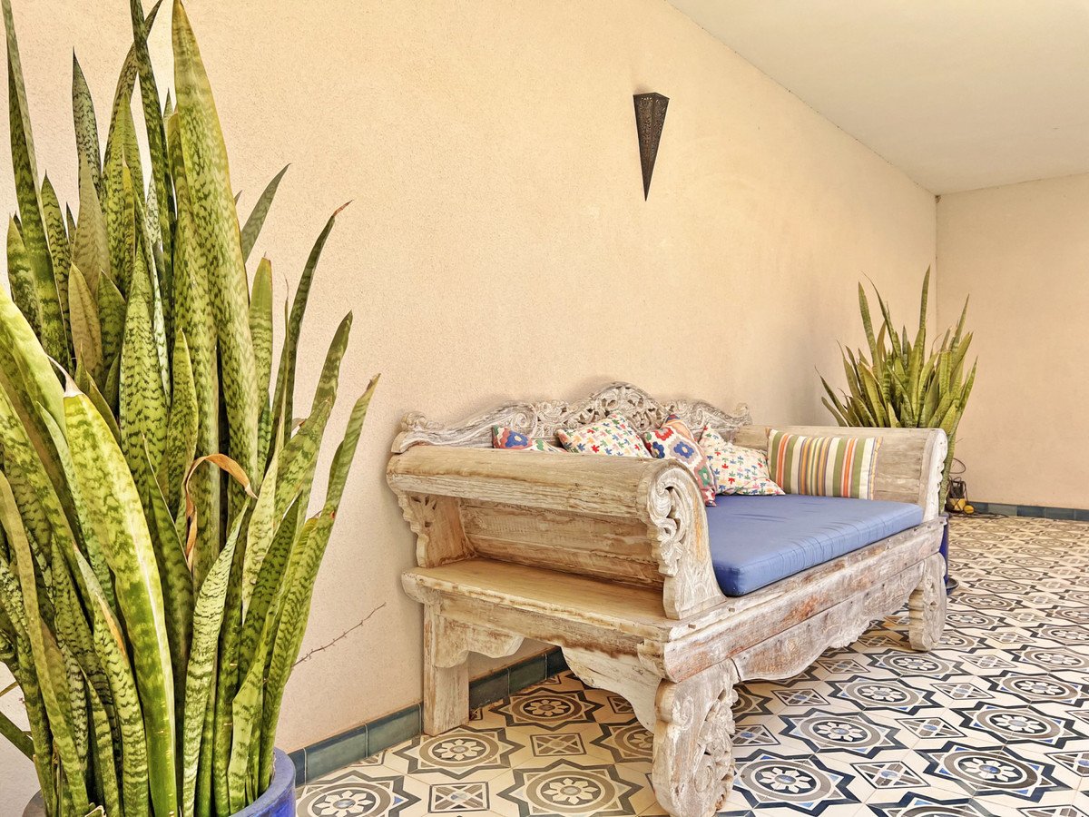 5 Bed Detached Villa in Tarifa