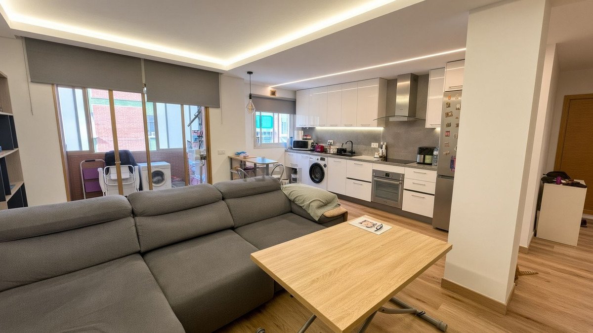 2 Bed Middle Floor Apartment in Marbella