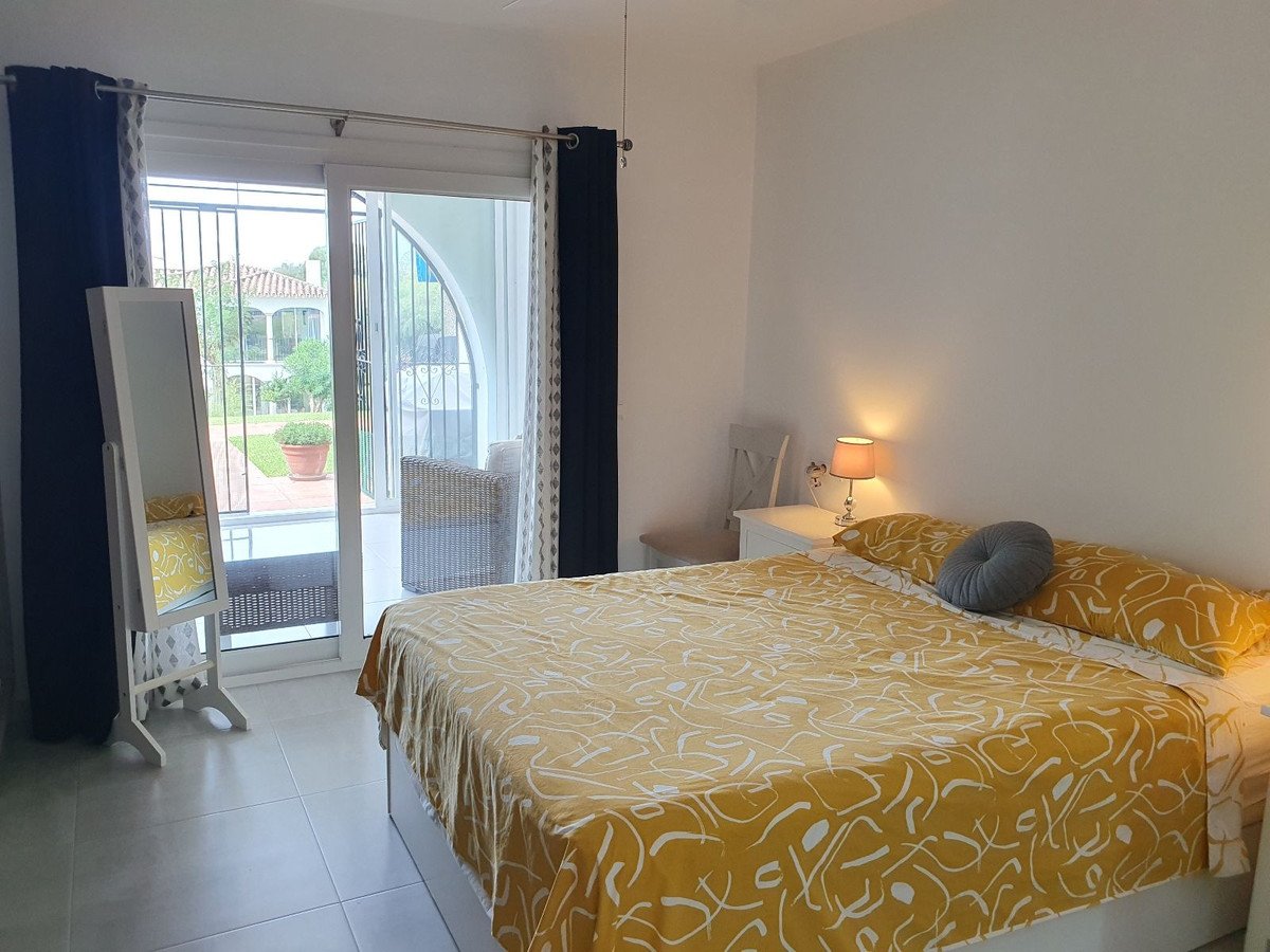 2 Bed Ground Floor Apartment in El Paraiso
