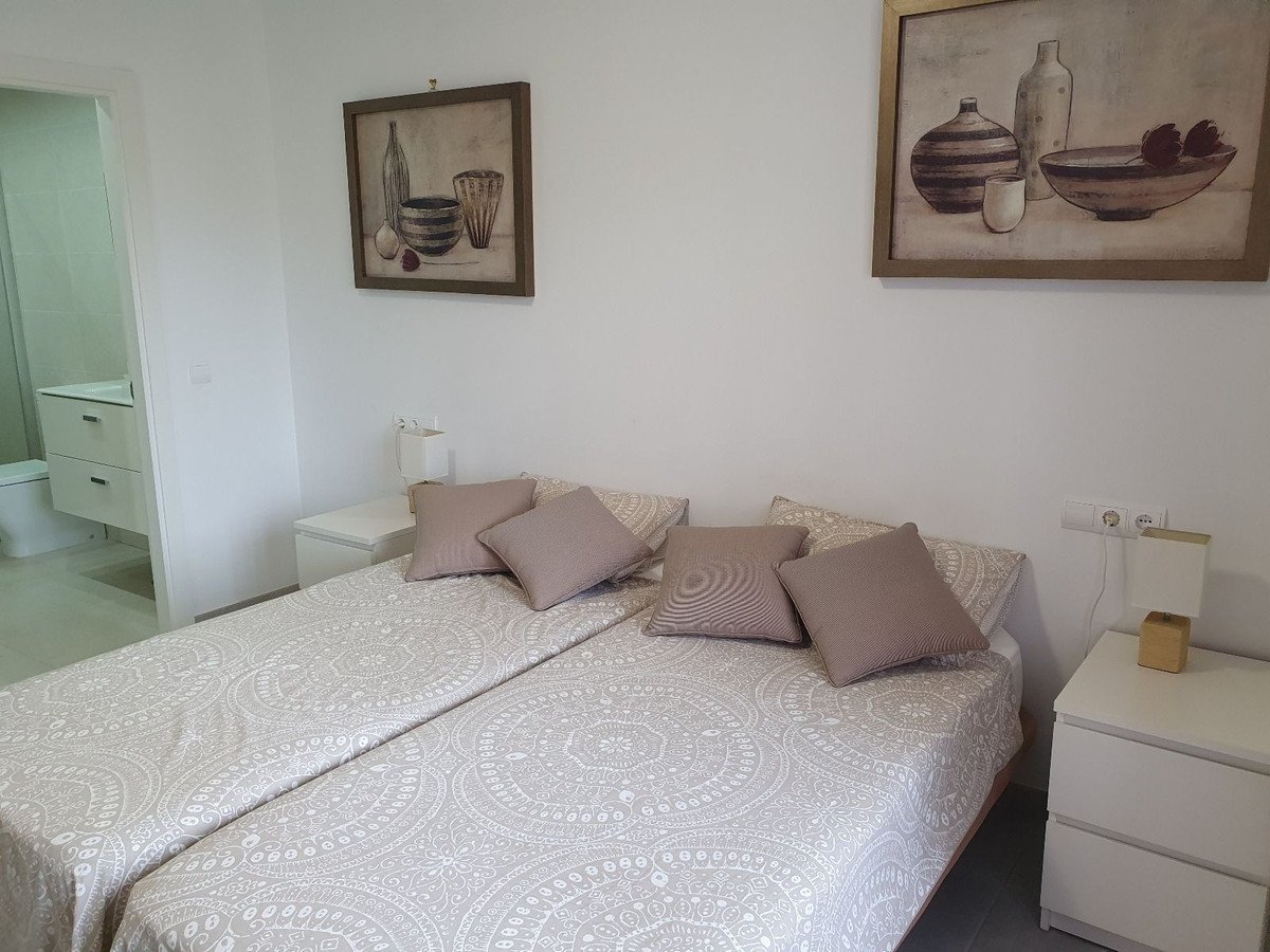 2 Bed Ground Floor Apartment in El Paraiso