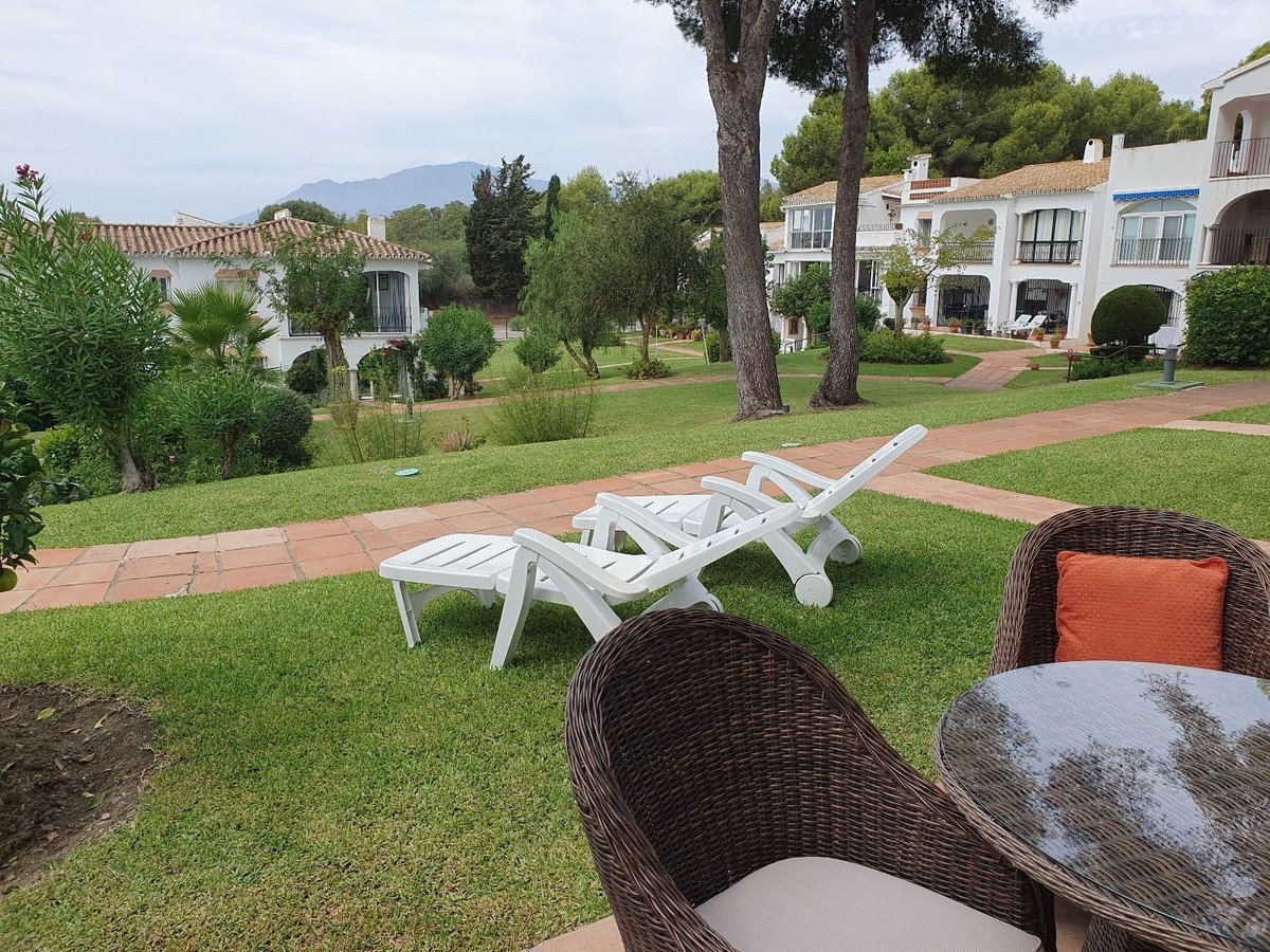 2 Bed Ground Floor Apartment in El Paraiso