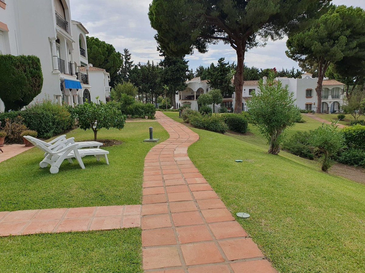 2 Bed Ground Floor Apartment in El Paraiso