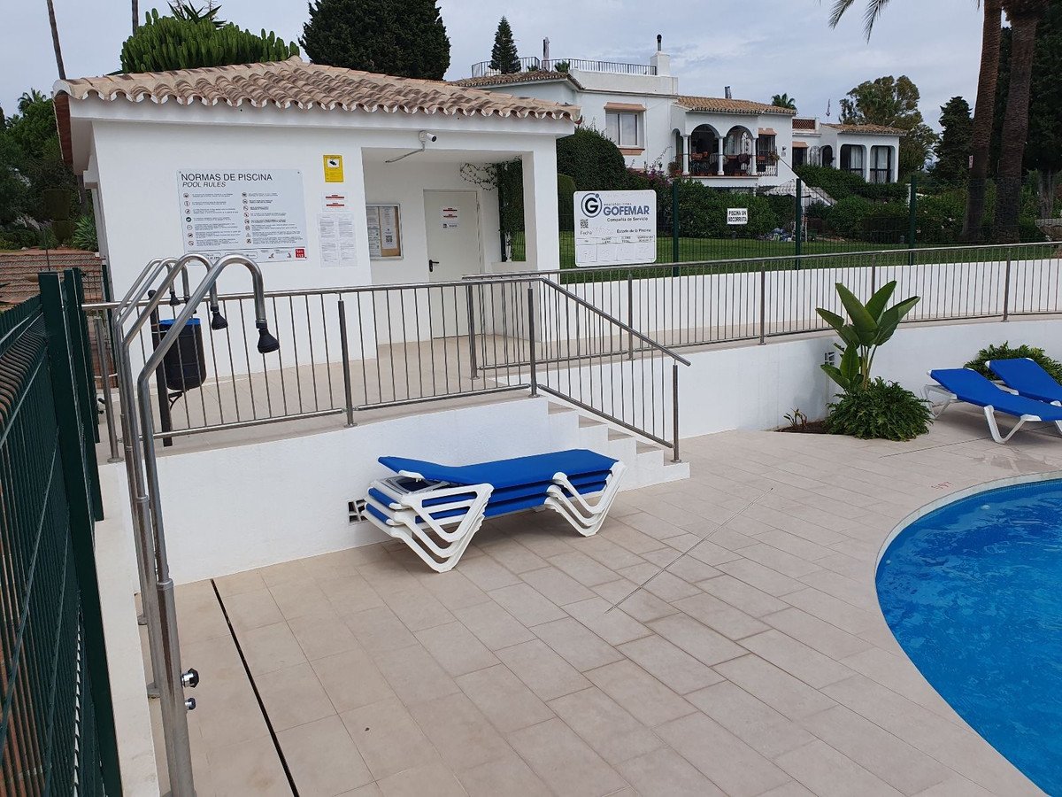 2 Bed Ground Floor Apartment in El Paraiso
