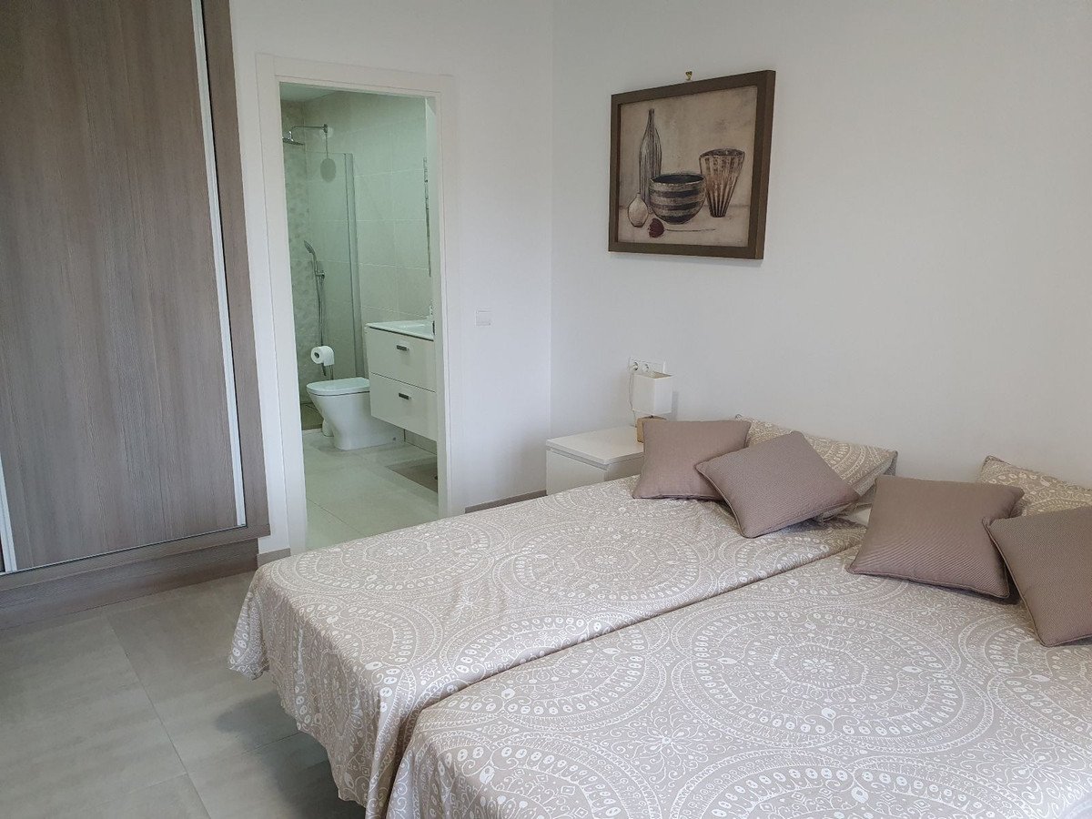 2 Bed Ground Floor Apartment in El Paraiso