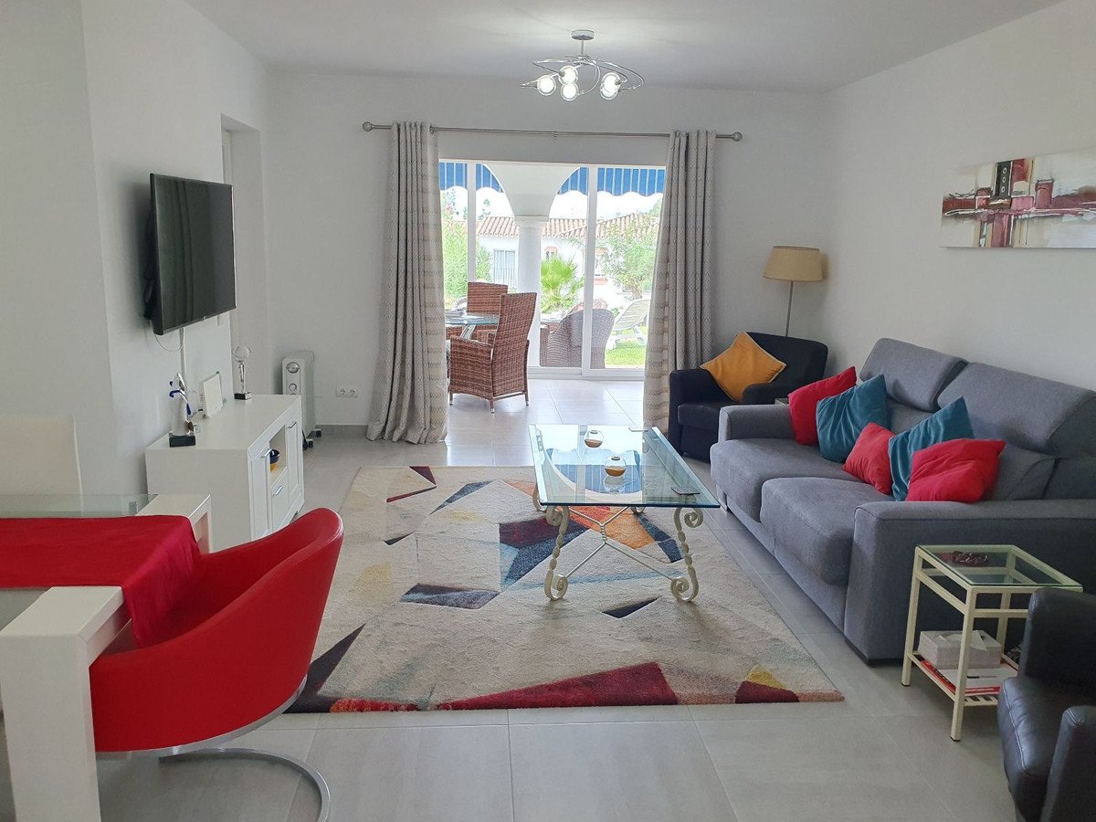 2 Bed Ground Floor Apartment in El Paraiso
