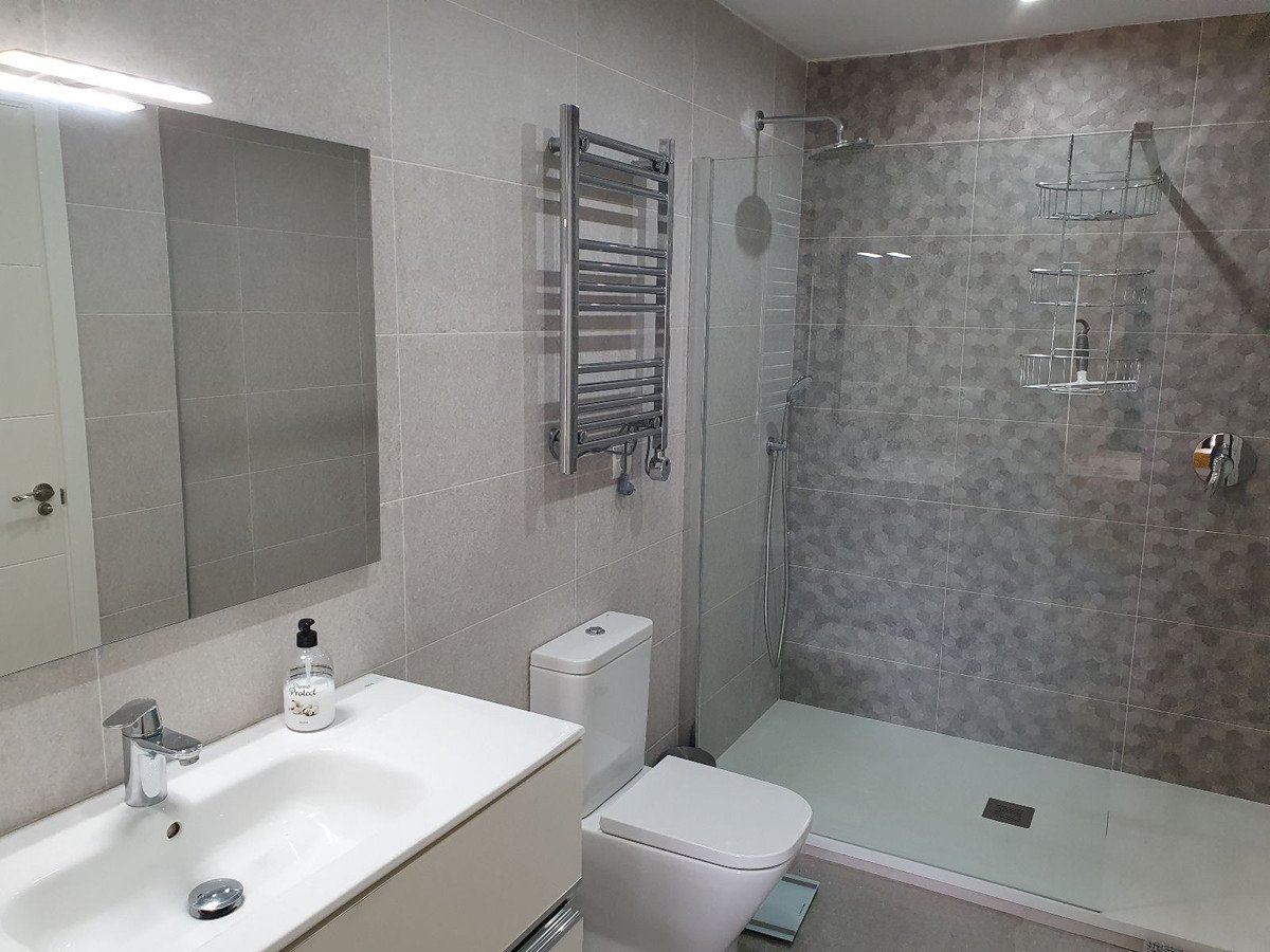 2 Bed Ground Floor Apartment in El Paraiso