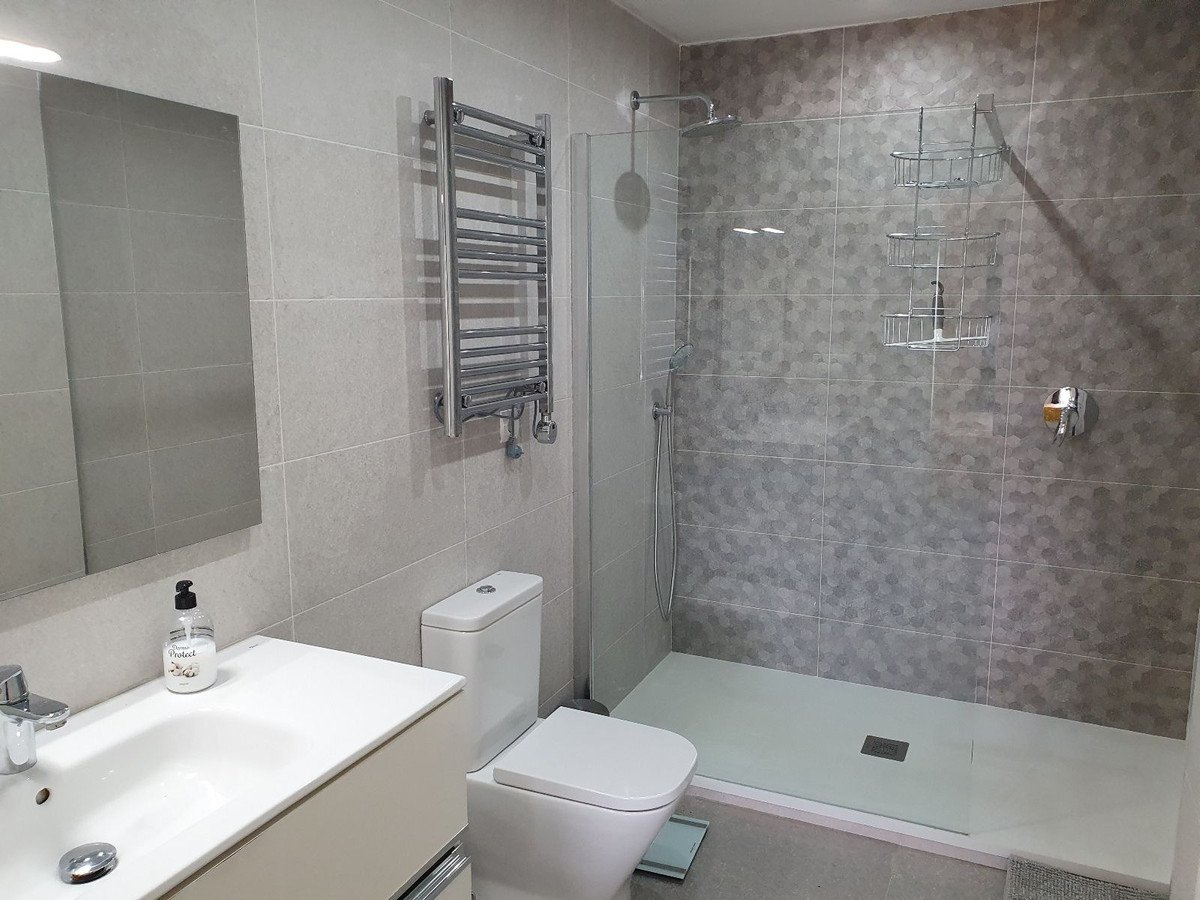 2 Bed Ground Floor Apartment in El Paraiso