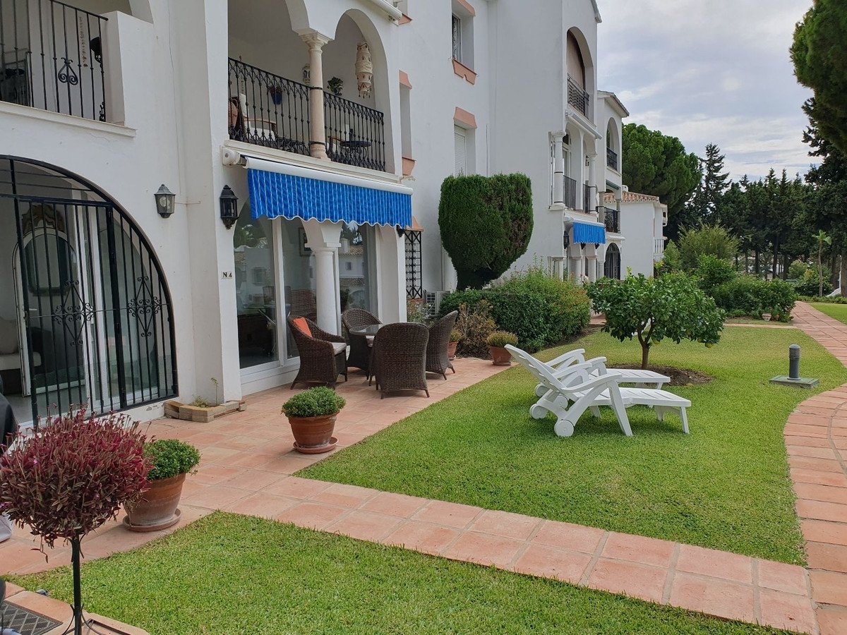 2 Bed Ground Floor Apartment in El Paraiso