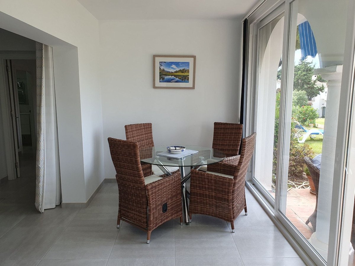 2 Bed Ground Floor Apartment in El Paraiso