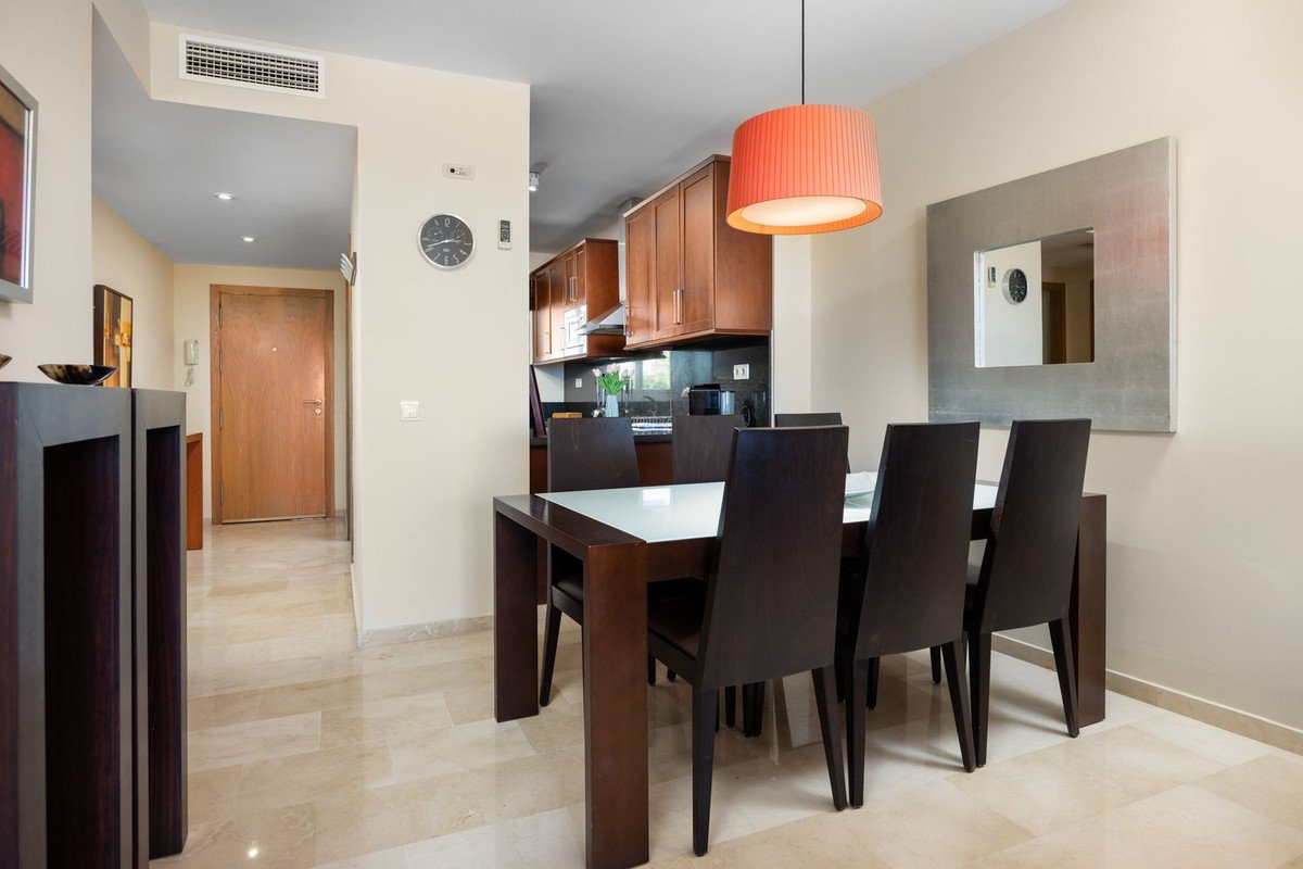 2 Bed Middle Floor Apartment in Mijas Costa