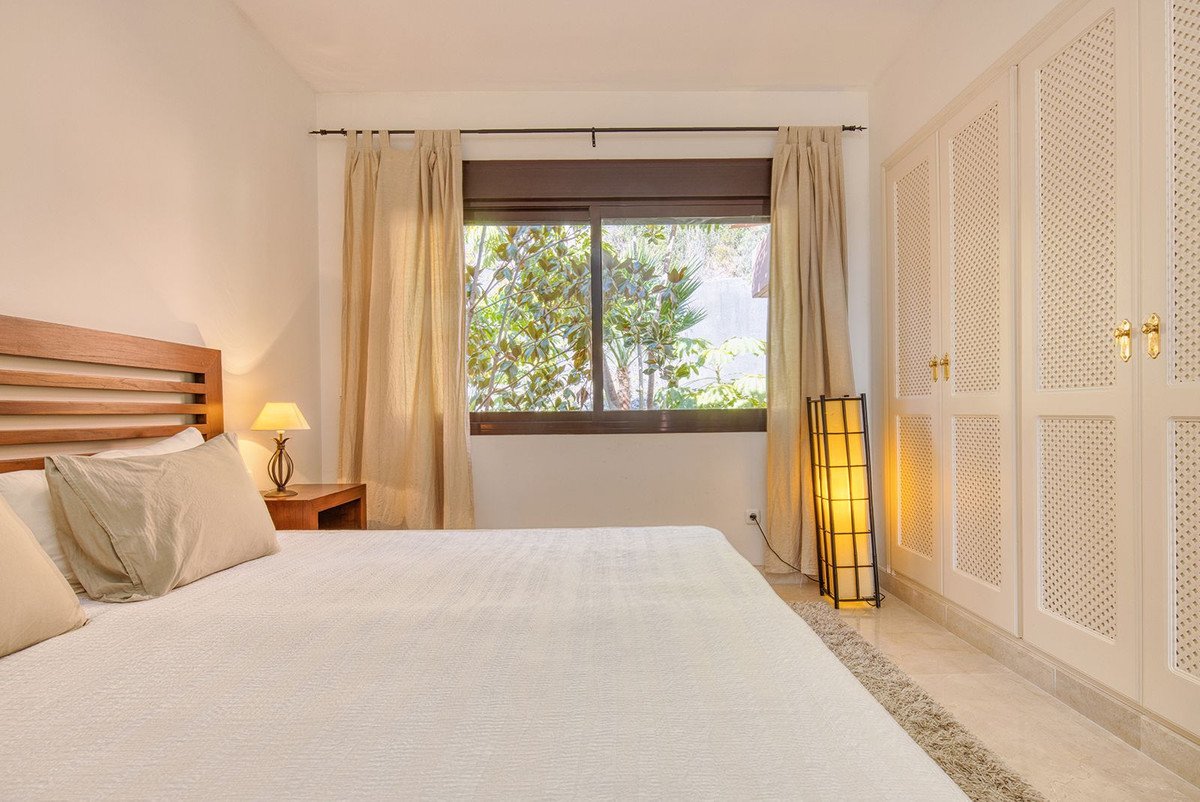 2 Bed Penthouse in Benahavís