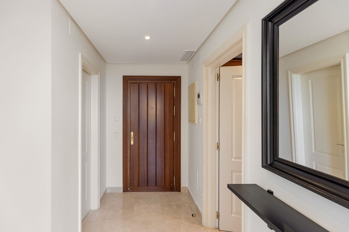 2 Bed Penthouse in Benahavís