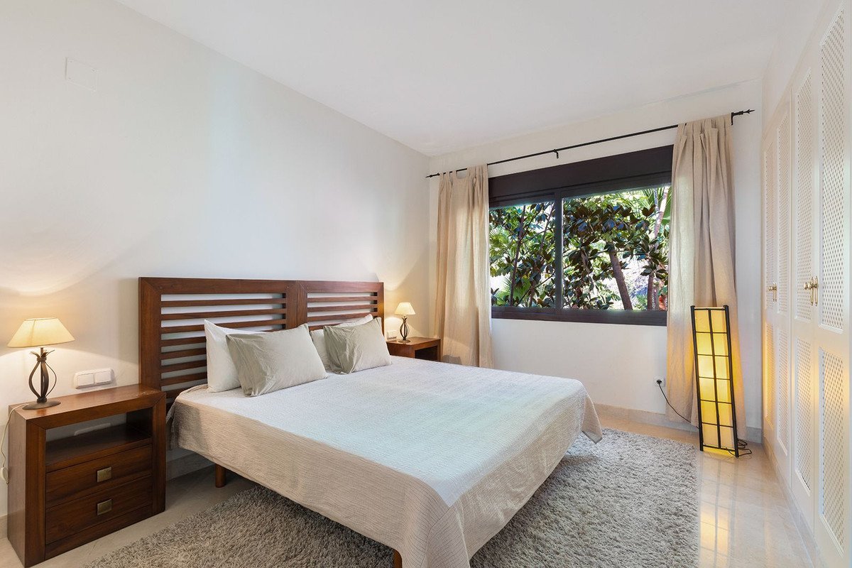 2 Bed Penthouse in Benahavís