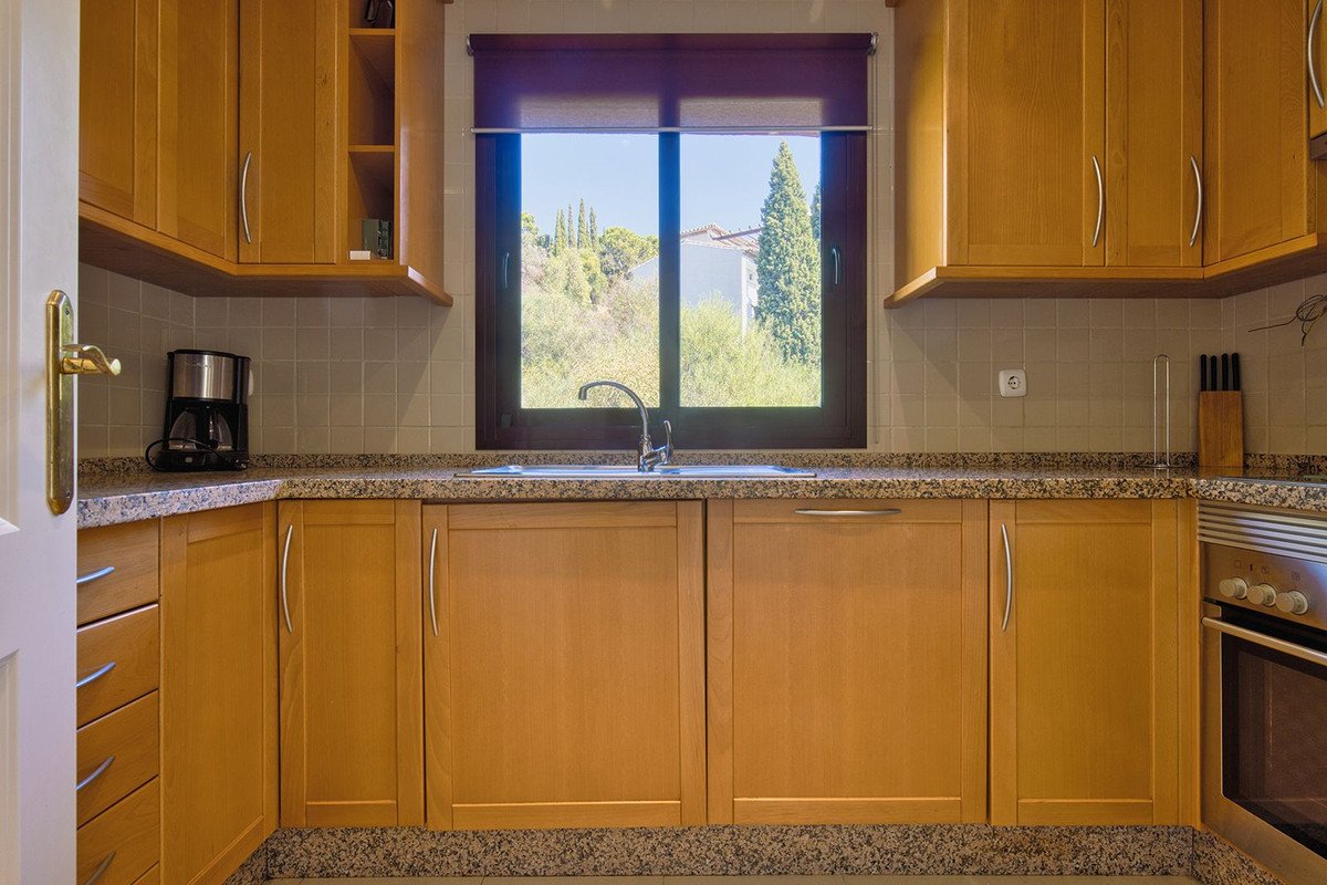 2 Bed Penthouse in Benahavís