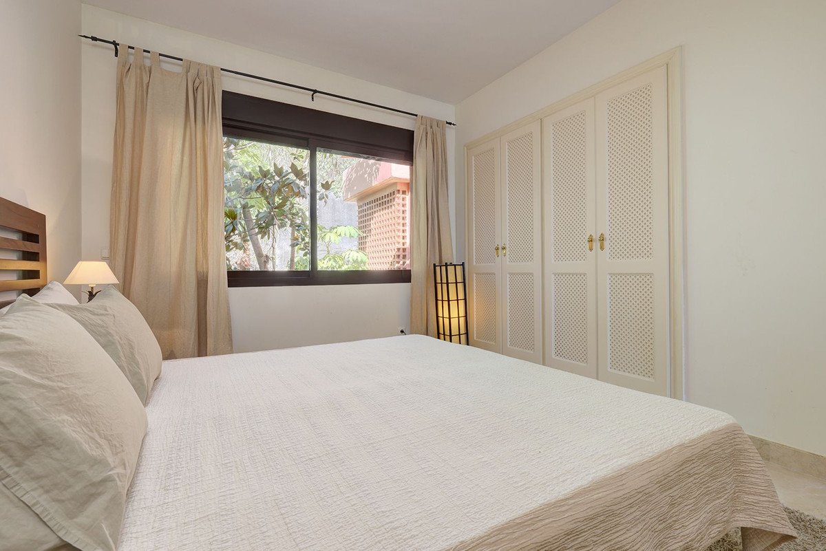2 Bed Penthouse in Benahavís