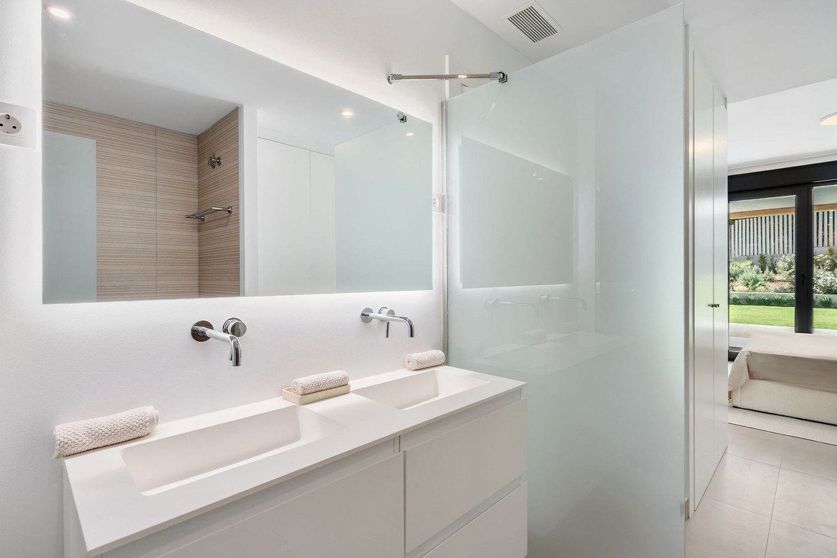2 Bed Ground Floor Apartment in Altos de los Monteros