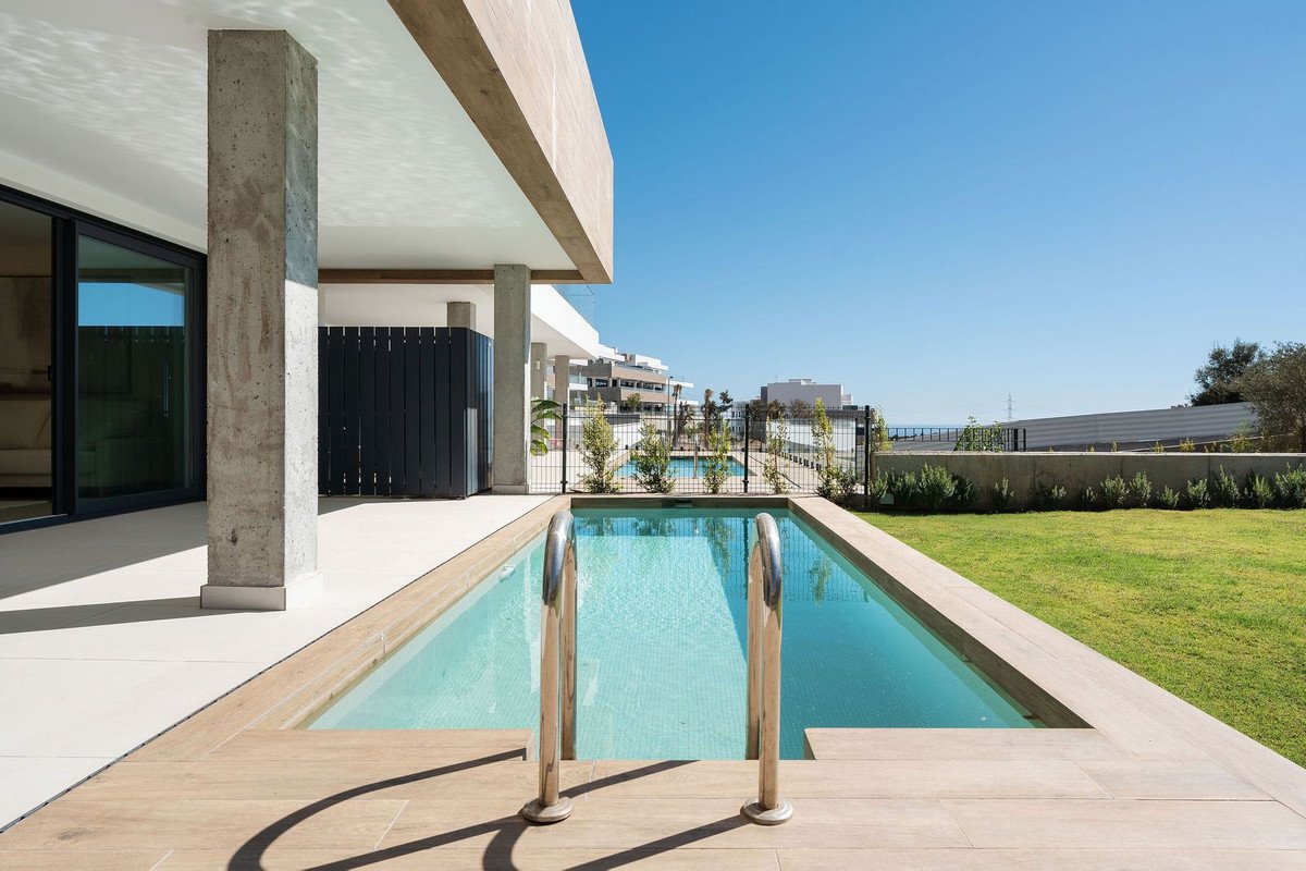 2 Bed Ground Floor Apartment in Altos de los Monteros