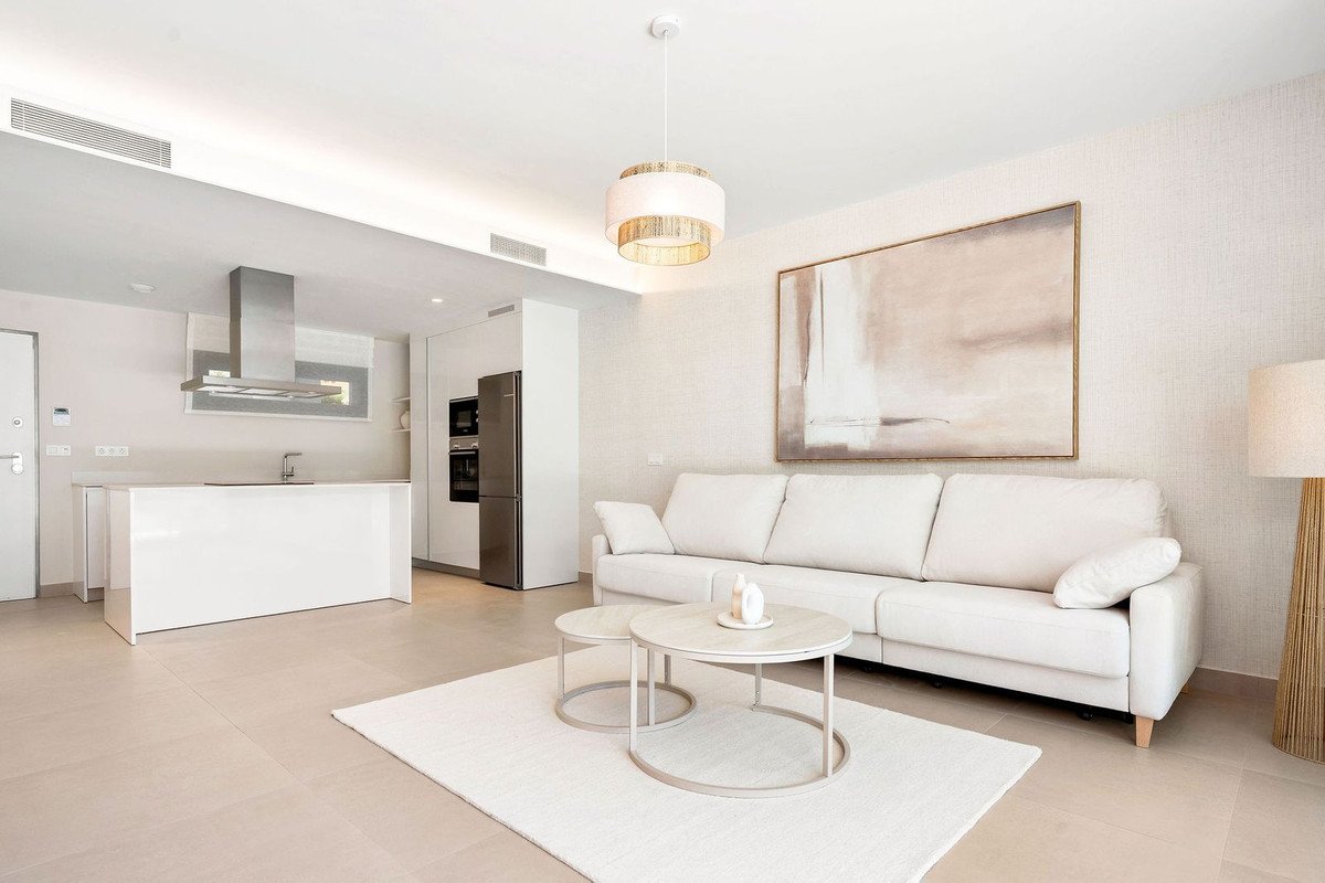 2 Bed Ground Floor Apartment in Altos de los Monteros