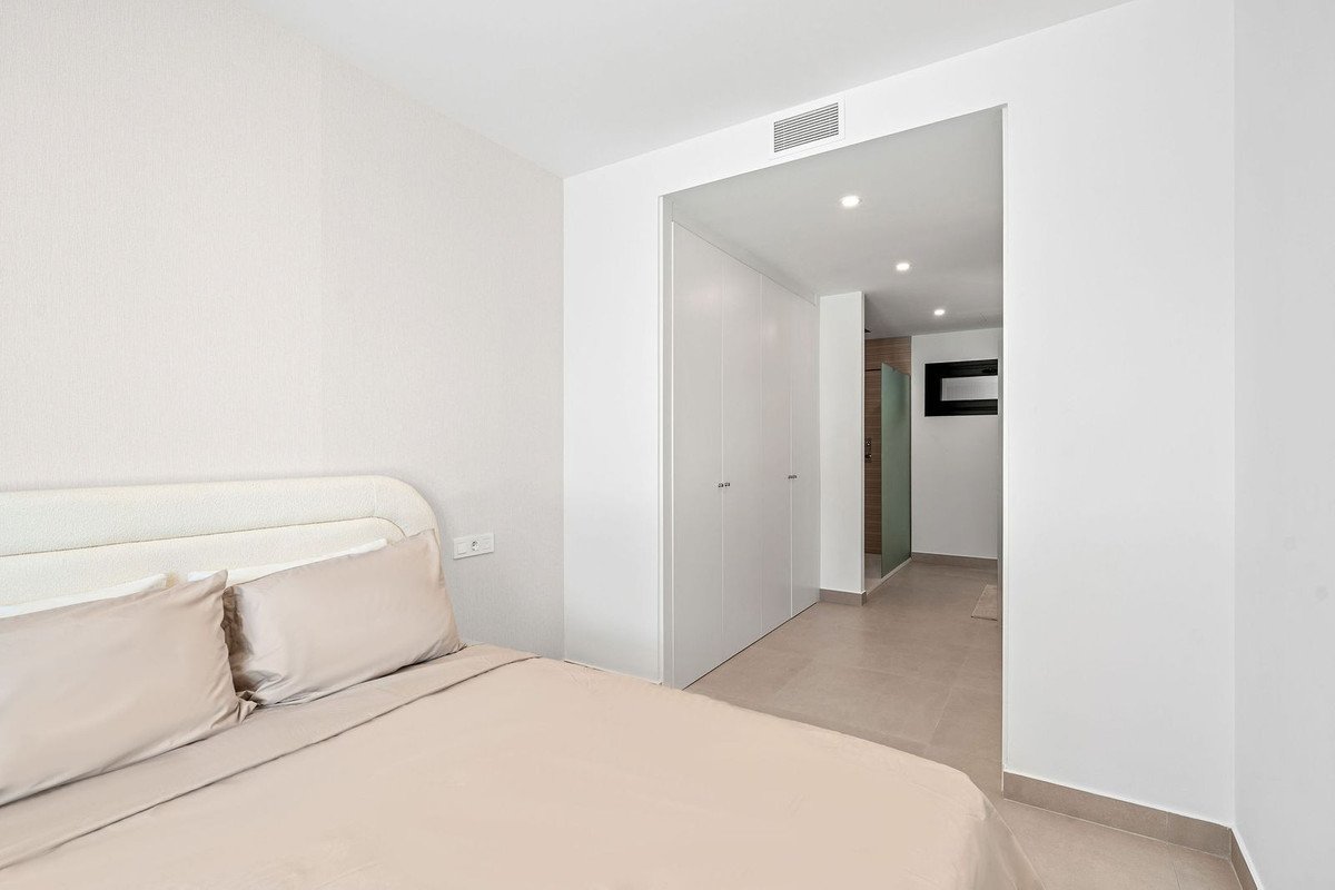 2 Bed Ground Floor Apartment in Altos de los Monteros