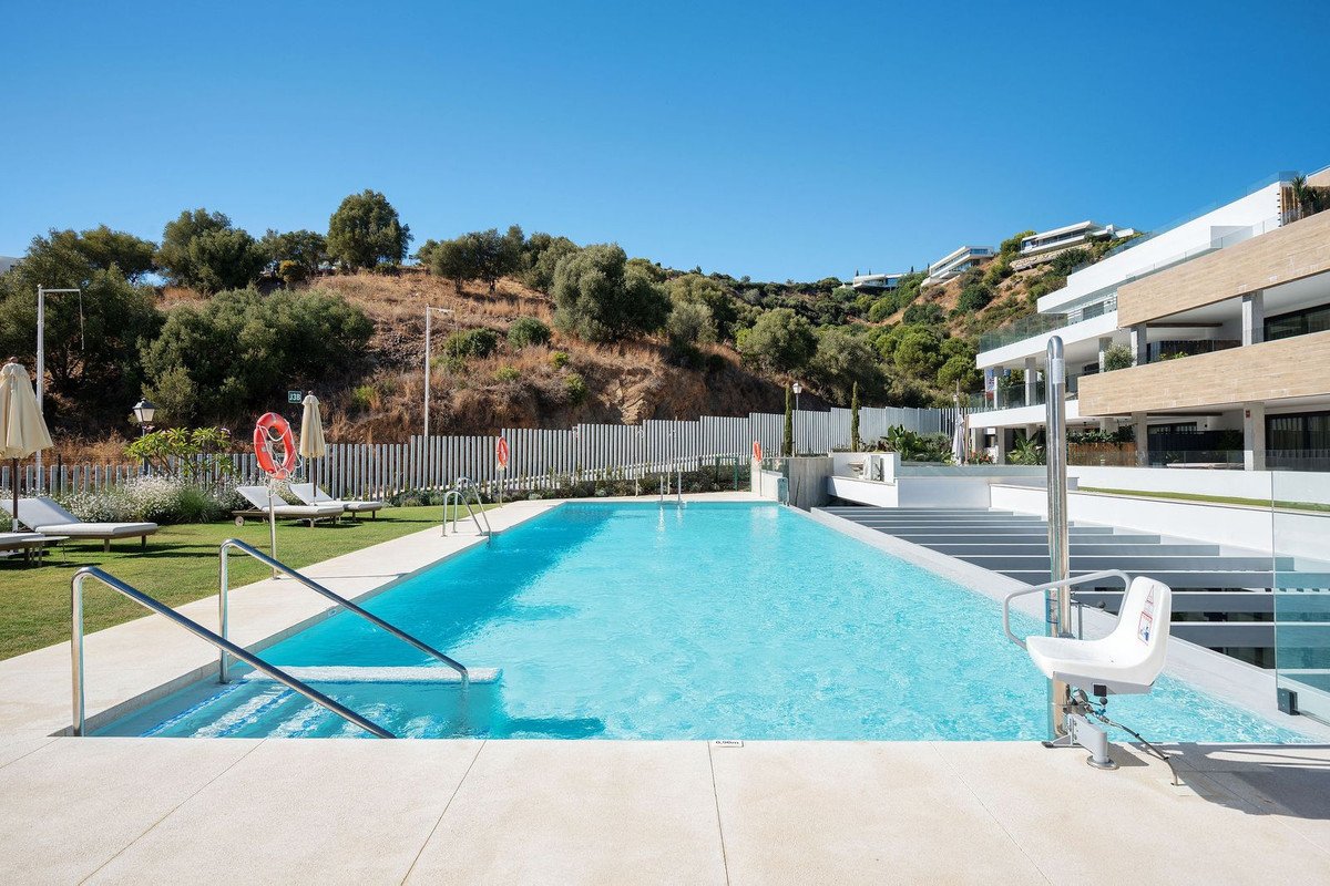 2 Bed Ground Floor Apartment in Altos de los Monteros