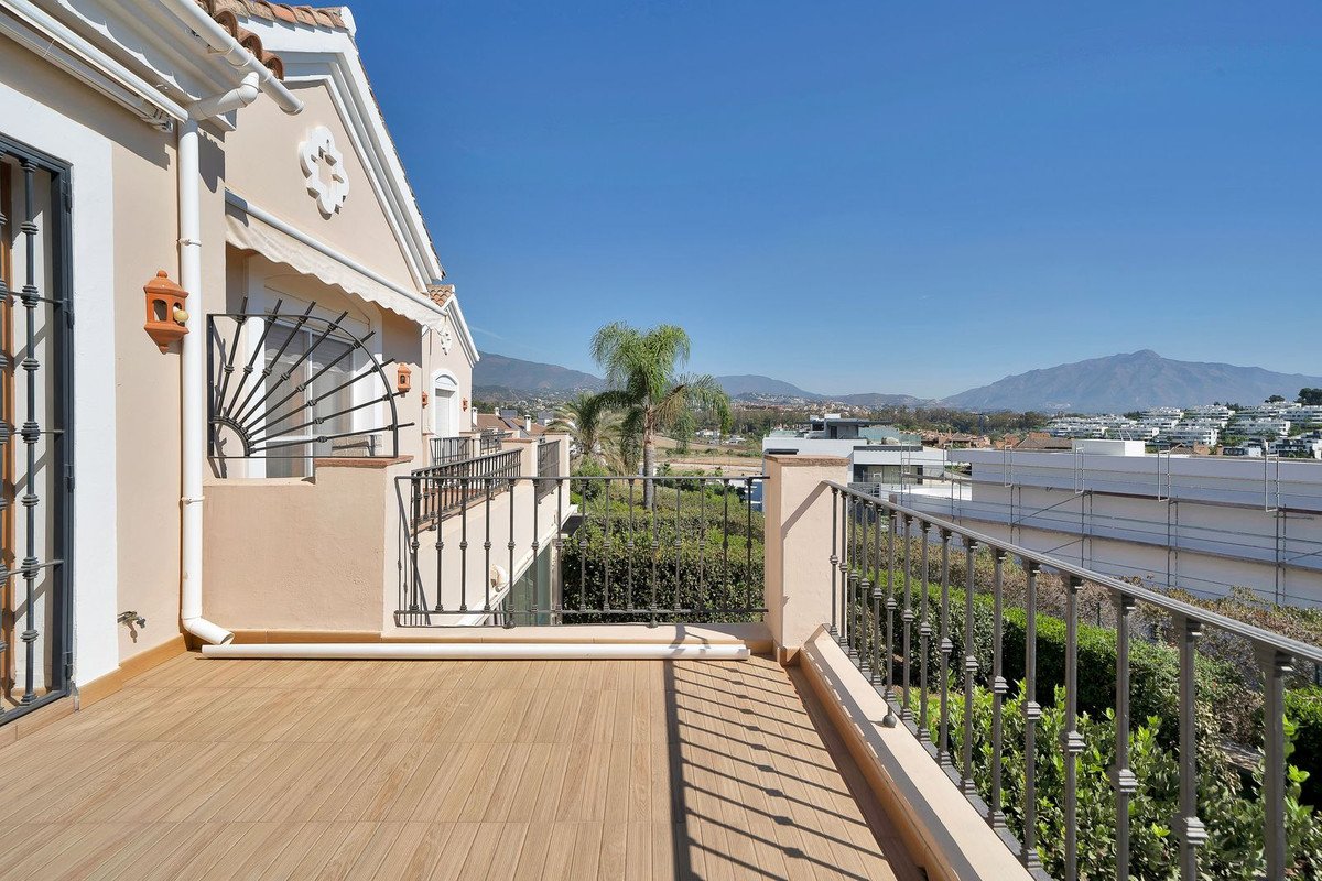 3 Bed Townhouse in Estepona