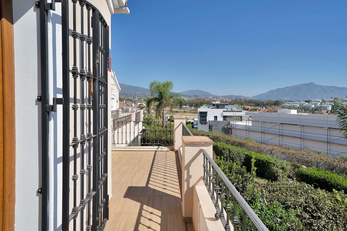 3 Bed Townhouse in Estepona