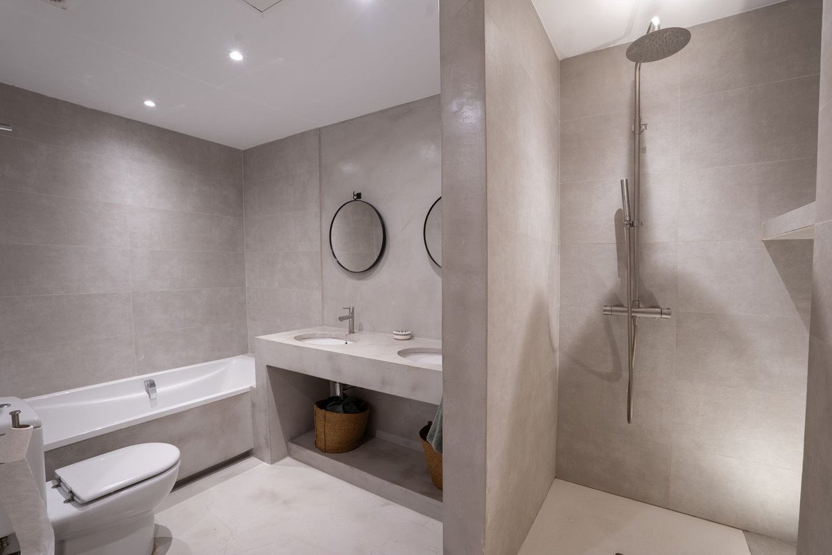 3 Bed Semi-Detached House in Istán