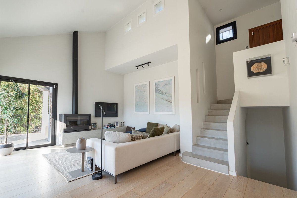 3 Bed Semi-Detached House in Istán