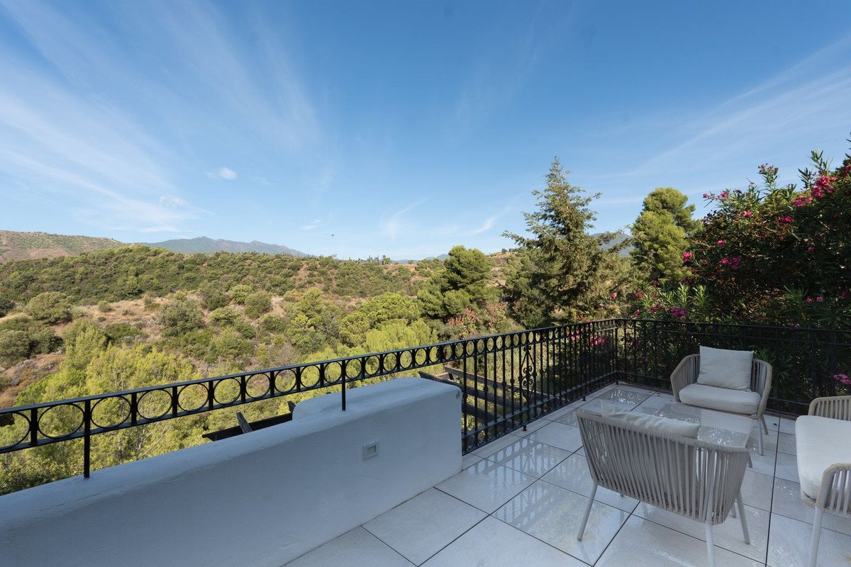 3 Bed Semi-Detached House in Istán