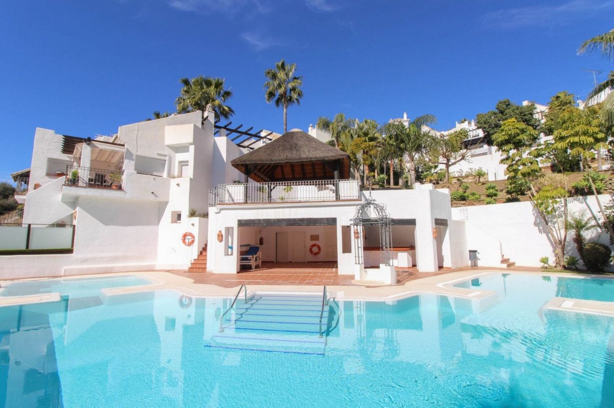 3 Bed Semi-Detached House in Istán