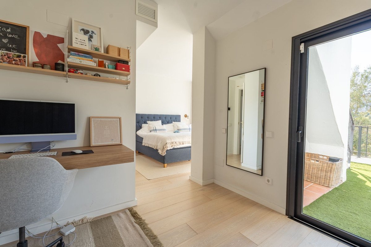 3 Bed Semi-Detached House in Istán