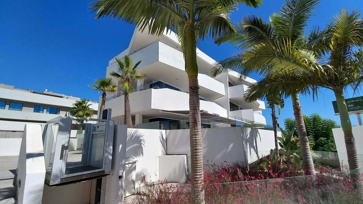 3 Bed Middle Floor Apartment in La Cala