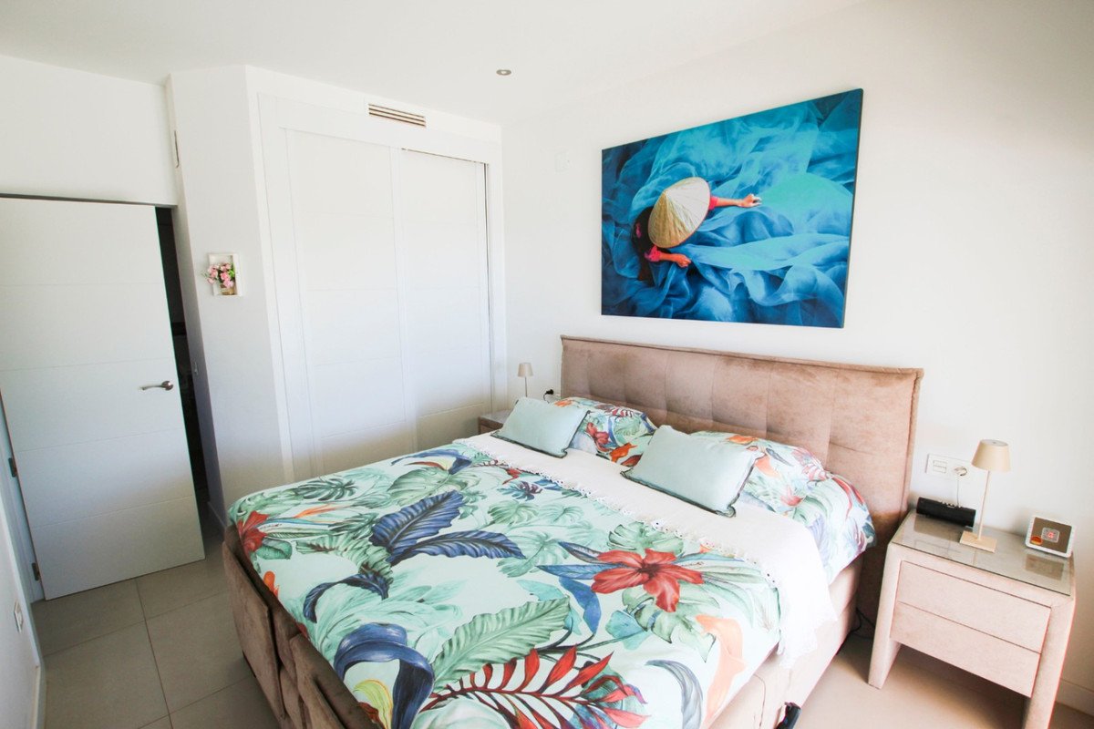 4 Bed Detached Villa in Cumbre del Sol