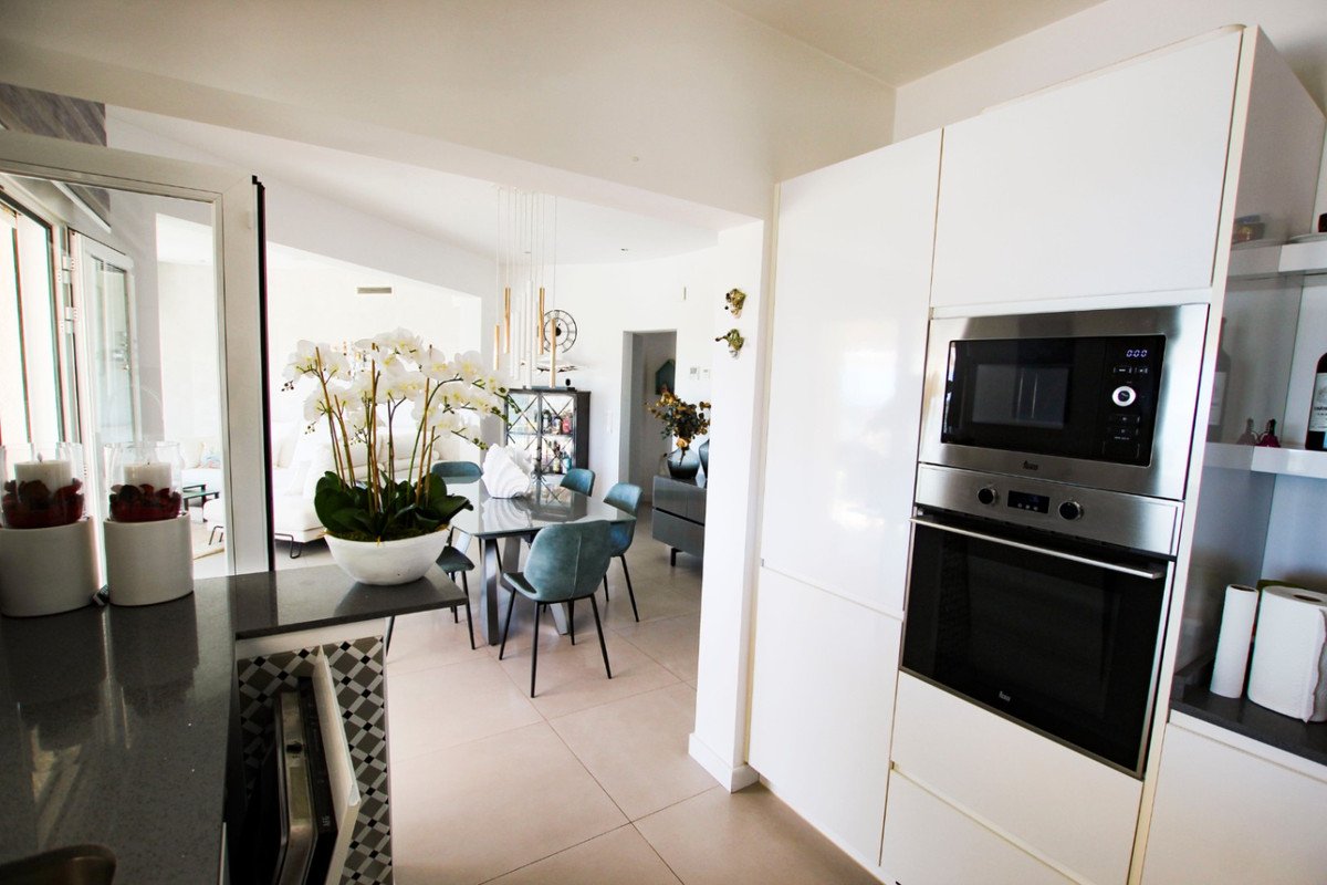 4 Bed Detached Villa in Cumbre del Sol