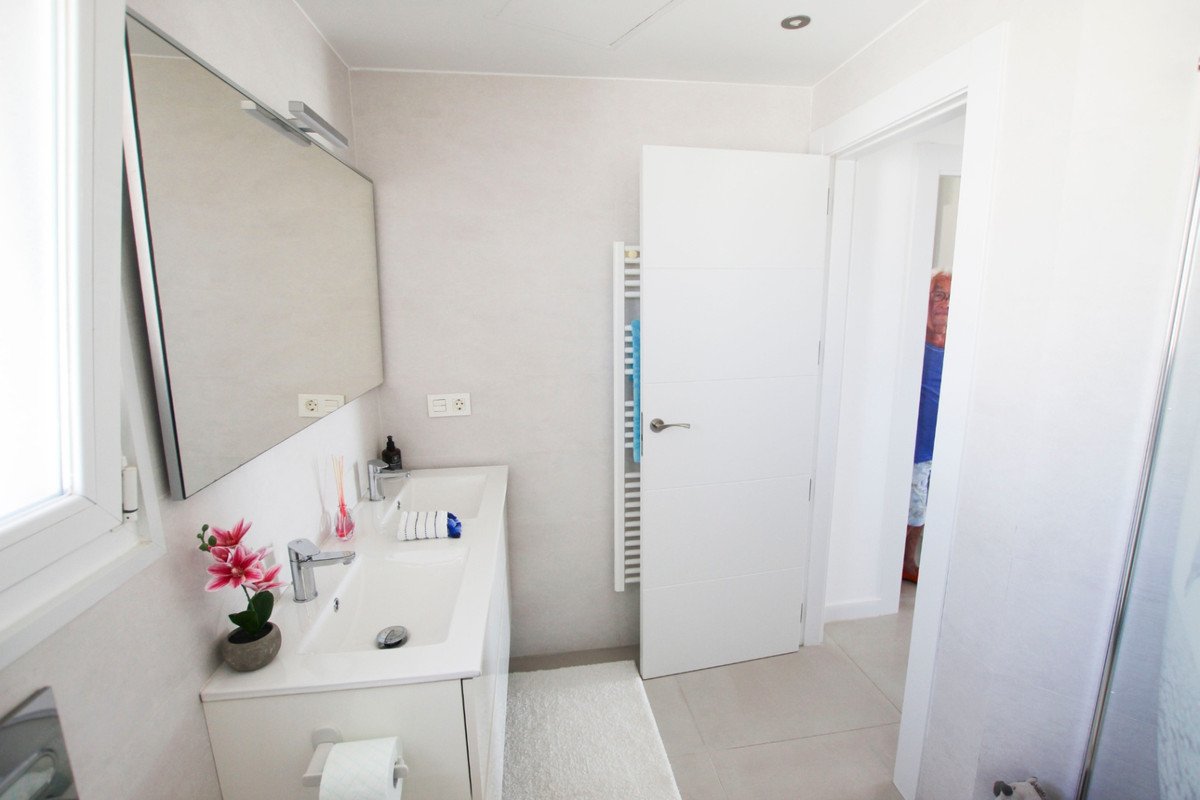 4 Bed Detached Villa in Cumbre del Sol
