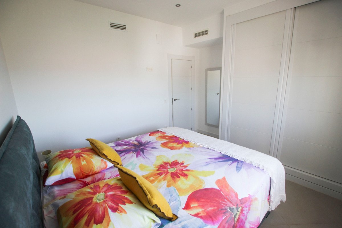 4 Bed Detached Villa in Cumbre del Sol