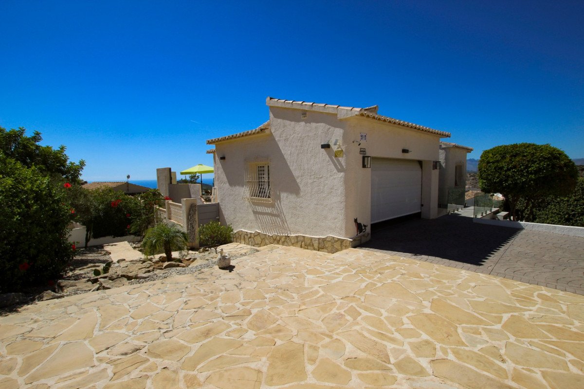 4 Bed Detached Villa in Cumbre del Sol