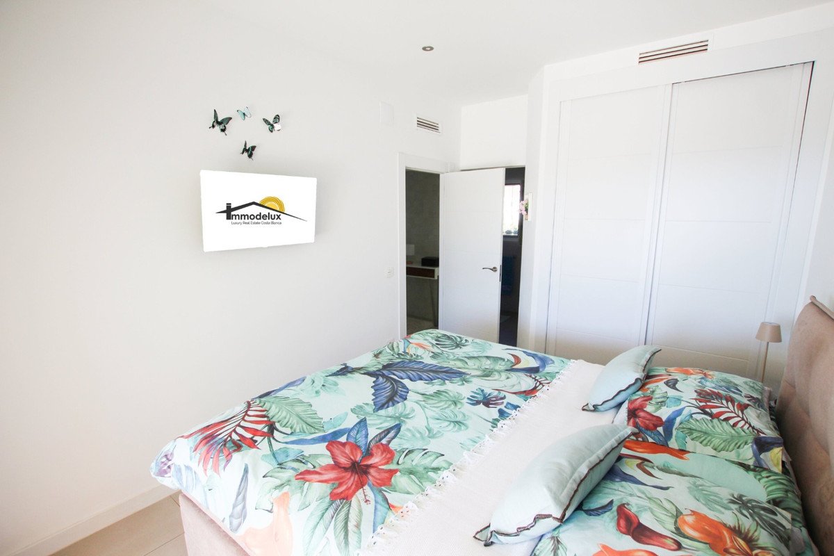 4 Bed Detached Villa in Cumbre del Sol