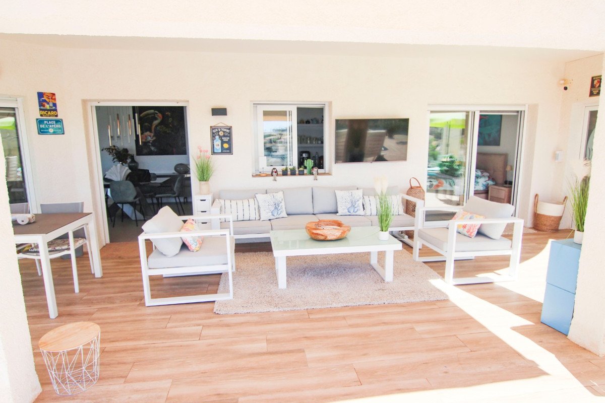 4 Bed Detached Villa in Cumbre del Sol