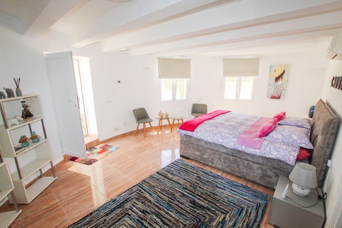 4 Bed Detached Villa in Cumbre del Sol