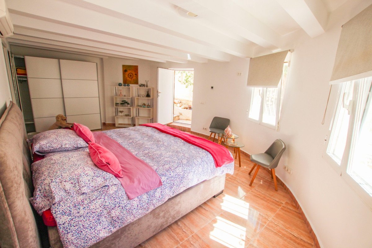 4 Bed Detached Villa in Cumbre del Sol
