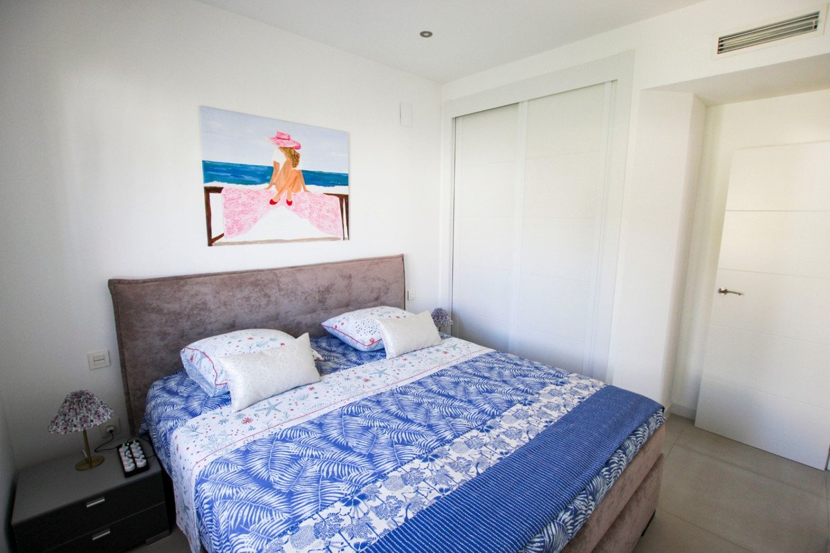 4 Bed Detached Villa in Cumbre del Sol