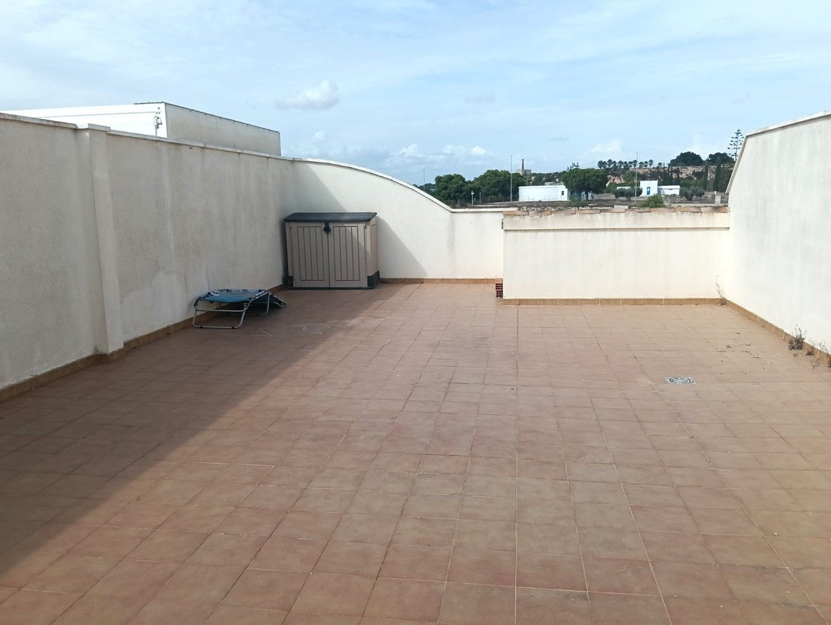 2 Bed Top Floor Apartment in Los Montesinos