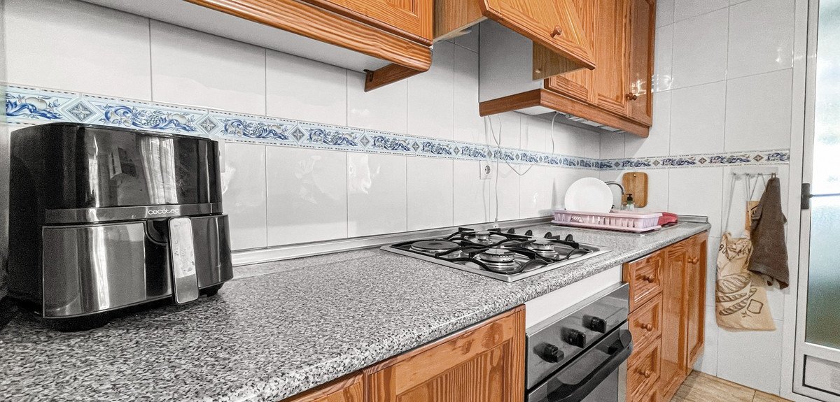 2 Bed Middle Floor Apartment in Mil Palmeras