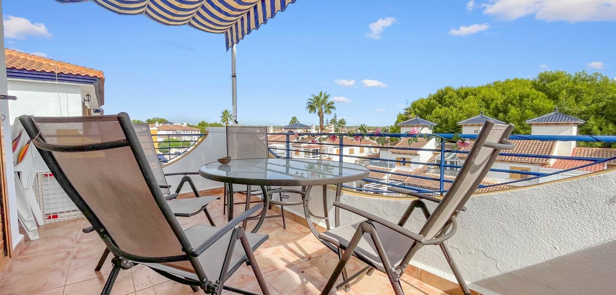 2 Bed Middle Floor Apartment in Mil Palmeras